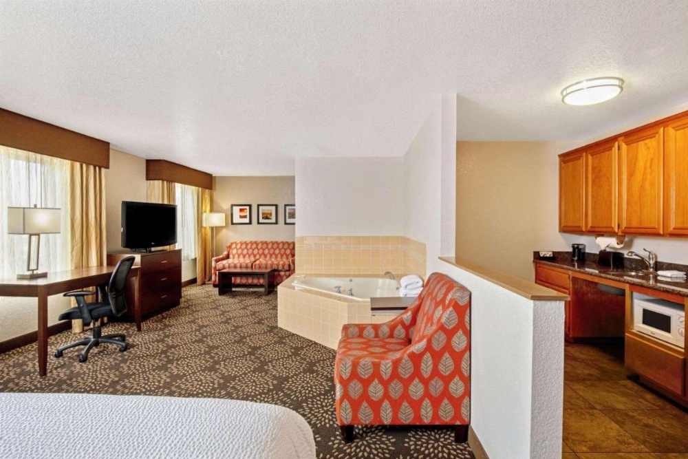 La Quinta Inn & Suites by Wyndham Las Vegas Red Rock / Summerlan Image 16