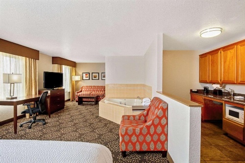 La Quinta Inn & Suites by Wyndham Las Vegas Red Rock / Summerlan image 16