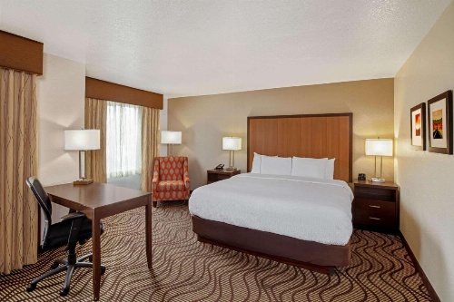 La Quinta Inn & Suites by Wyndham Las Vegas Red Rock / Summerlan image 28